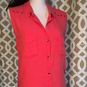 🛍3/$15 SALE    ROCK & REPUBLIC sleeveless w/studs